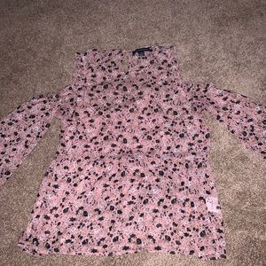 LOVE THIS SHIRT !!!! Super cute and in love colors